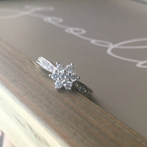 Sterling Silver Cubic Zirconia Flower Ring - Picture 2 of 7